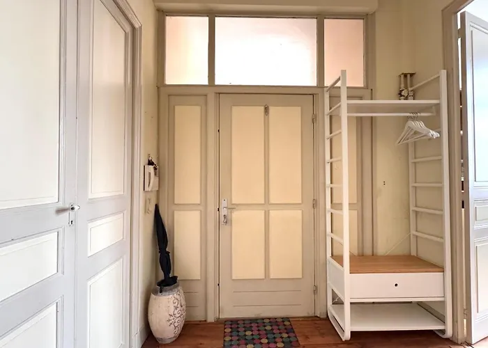 Large Downtown With Parking * Tolosa